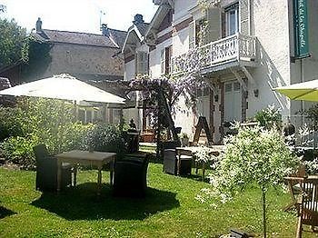 Logis Hotel De La Chapelle ミロン・ラ・シャペル エクステリア 写真